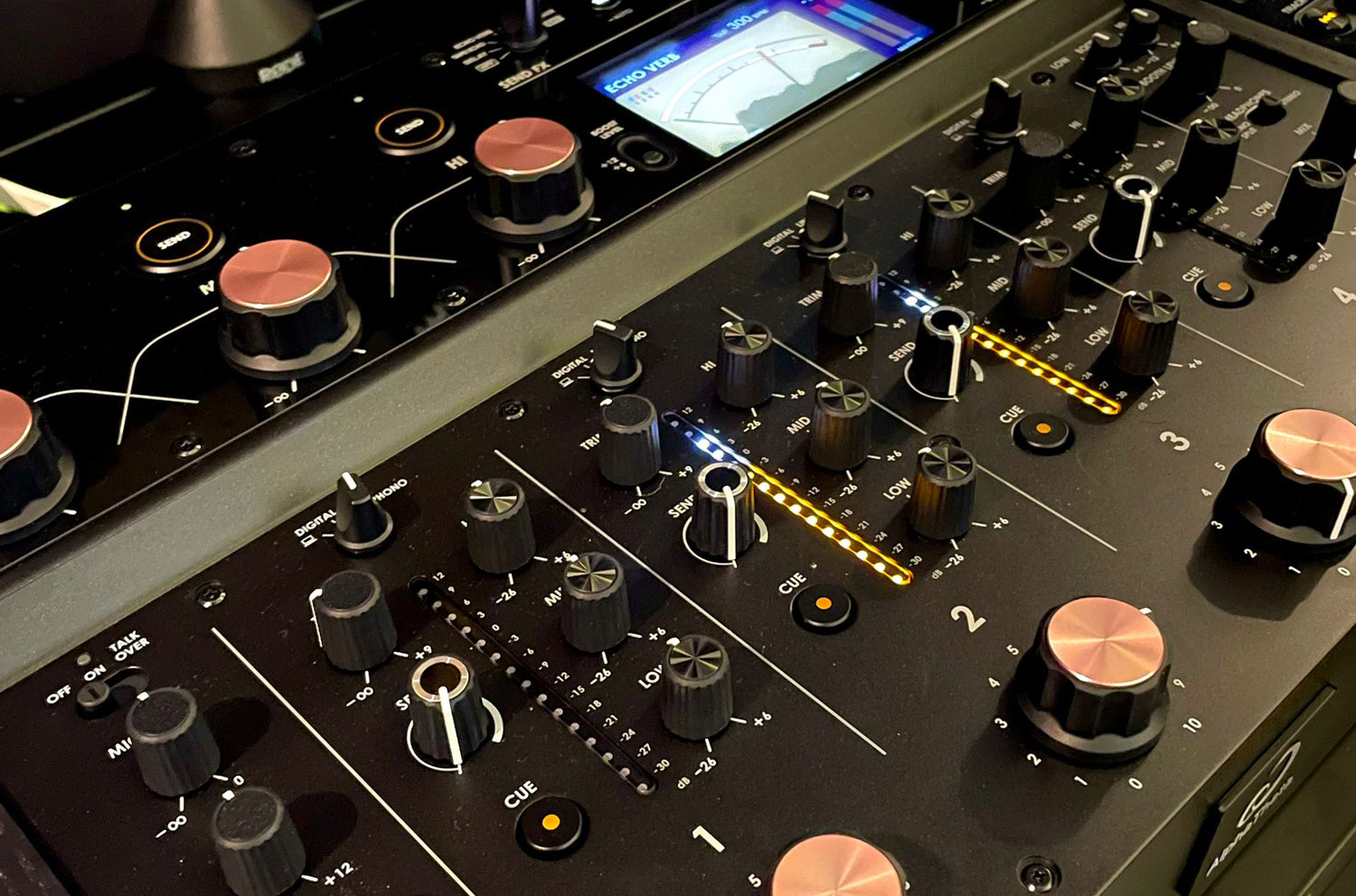 AlphaTheta Euphonia rotary DJ mixer