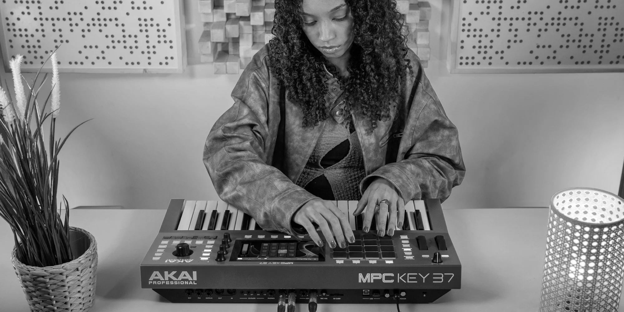 Akai Professional MPC Key 37 in use