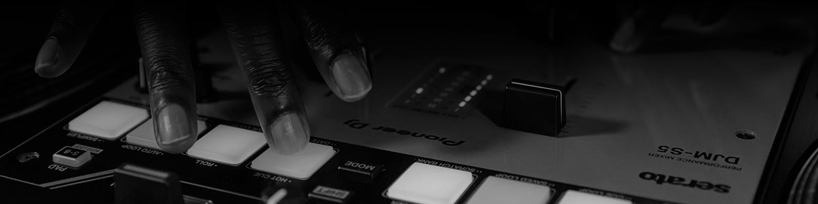 The Pioneer DJ DJM-S5 in action