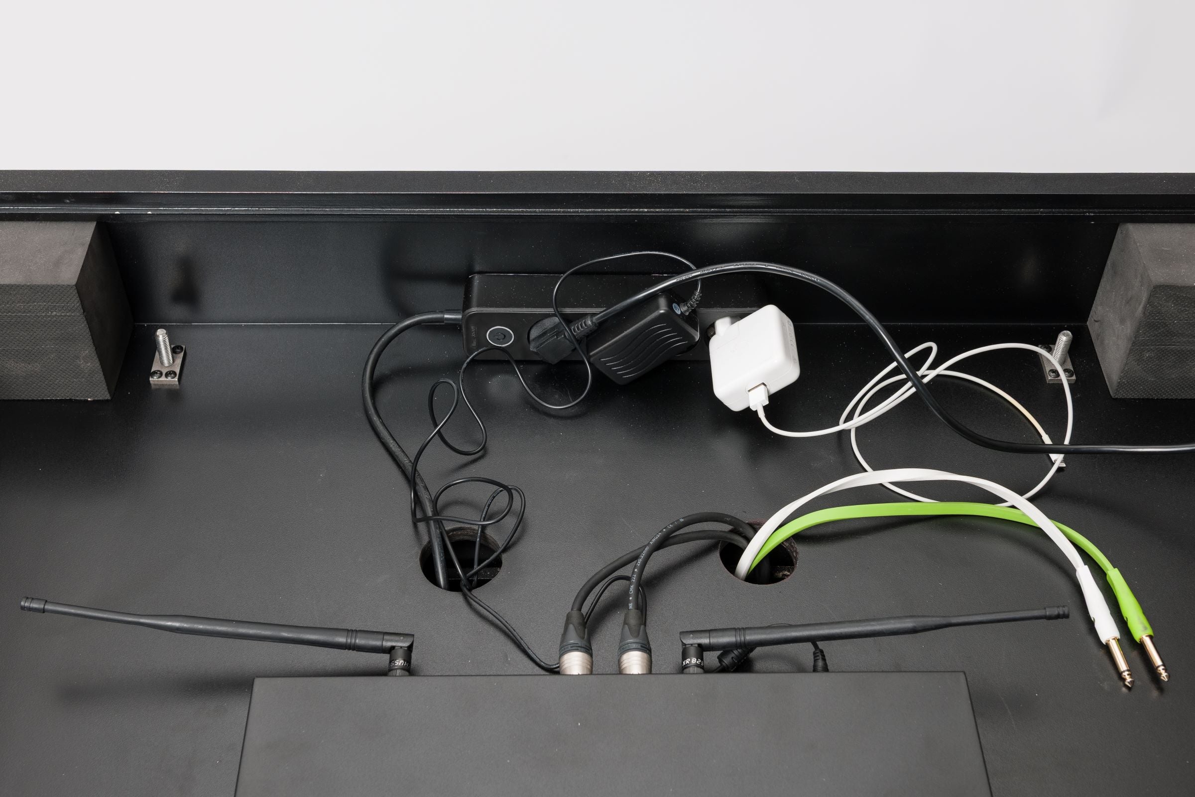 Magma GROOVE TERMINAL Premium DJ Booth for Pioneer DJ DDJ-FLX10