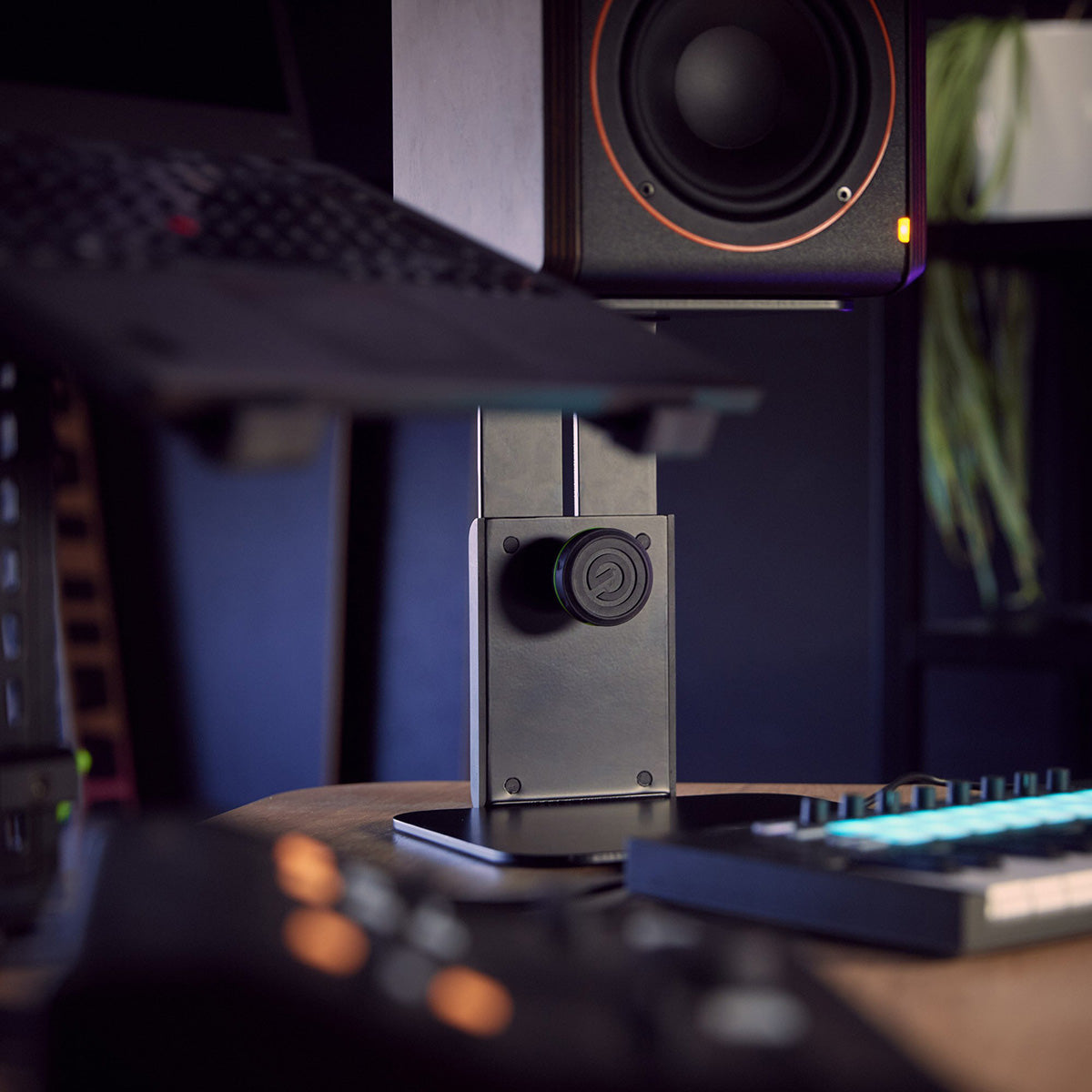 Gravity SP3102 CB Compact Studio Monitor Table Stand