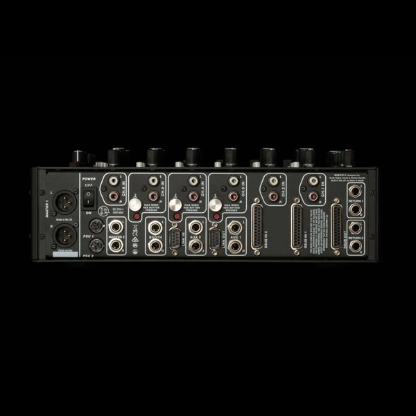 PLAYdifferently MODEL-1 DJ Mixer