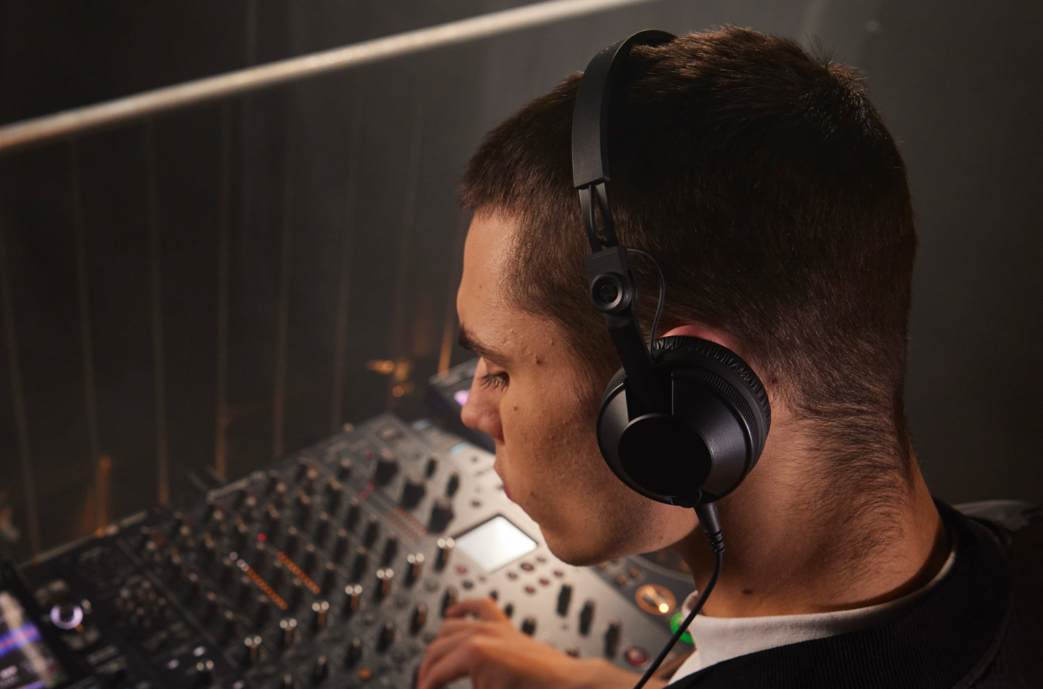 Best DJ Headphones 2024 - A Quick Guide