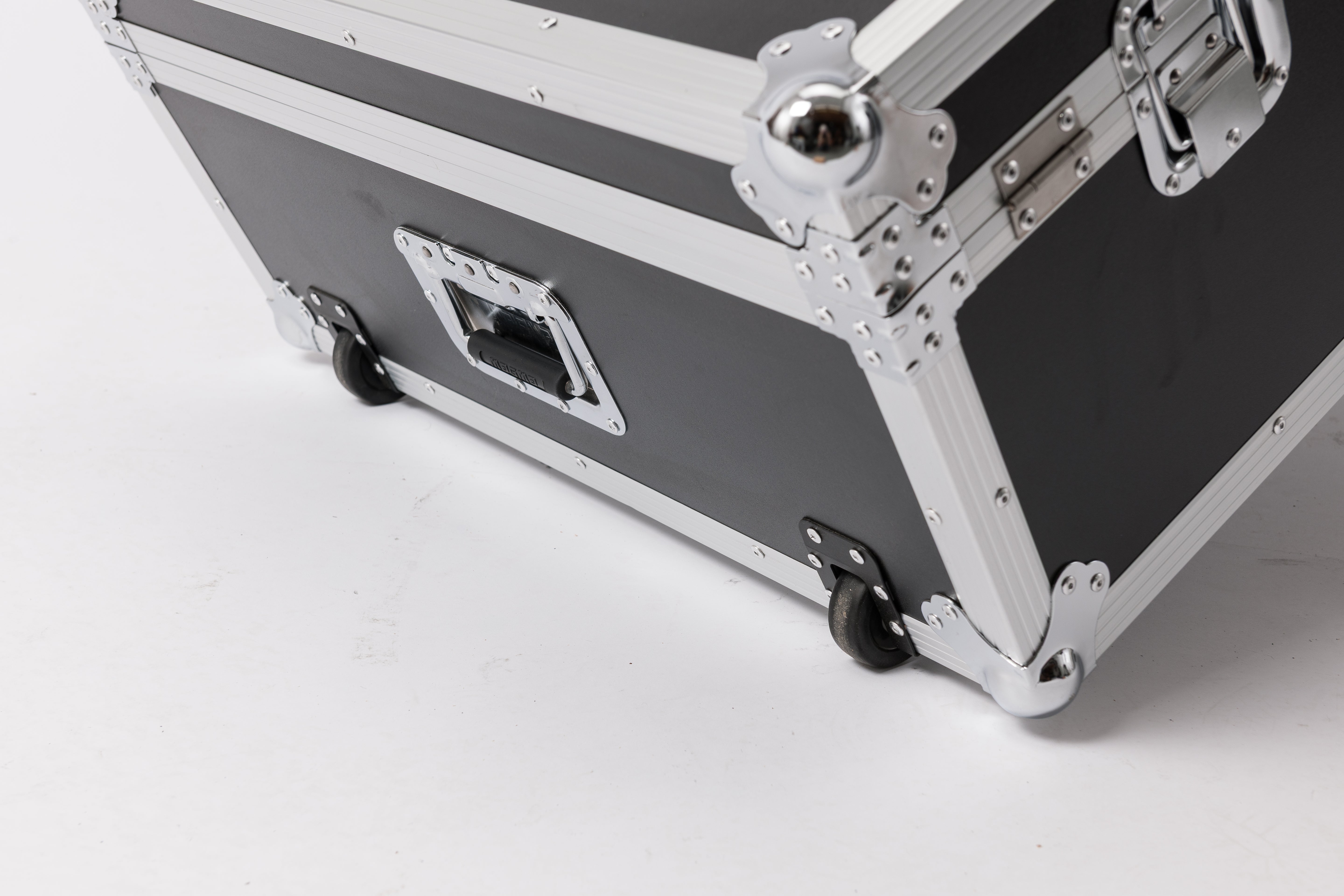 Magma GROOVE TERMINAL Premium DJ Booth for Pioneer DJ DDJ-REV5