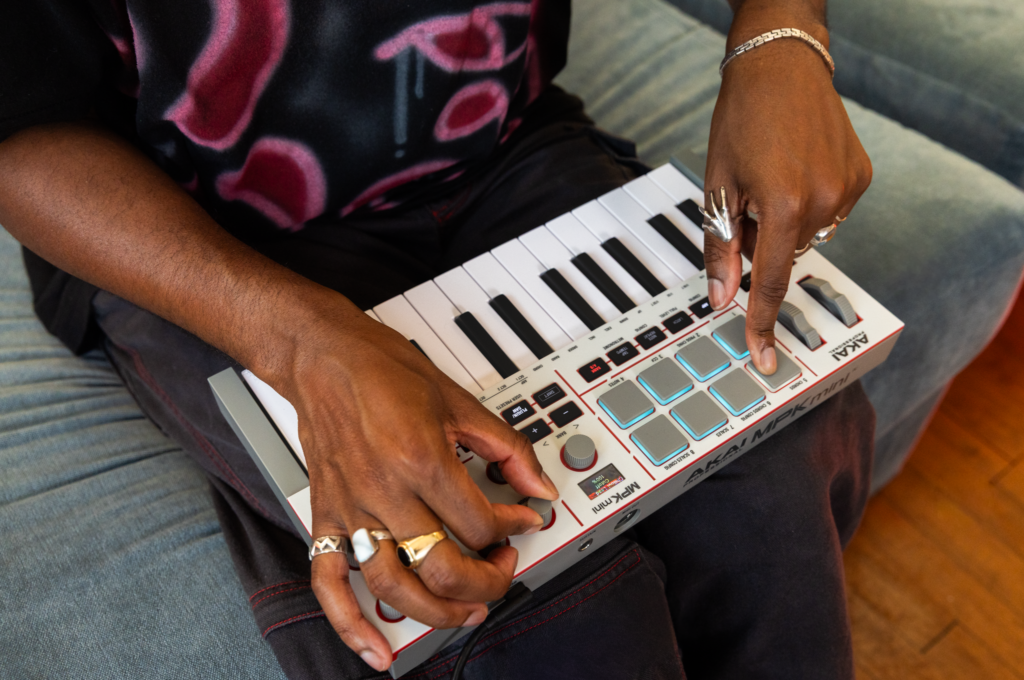 Akai MPK MINI IV Grey