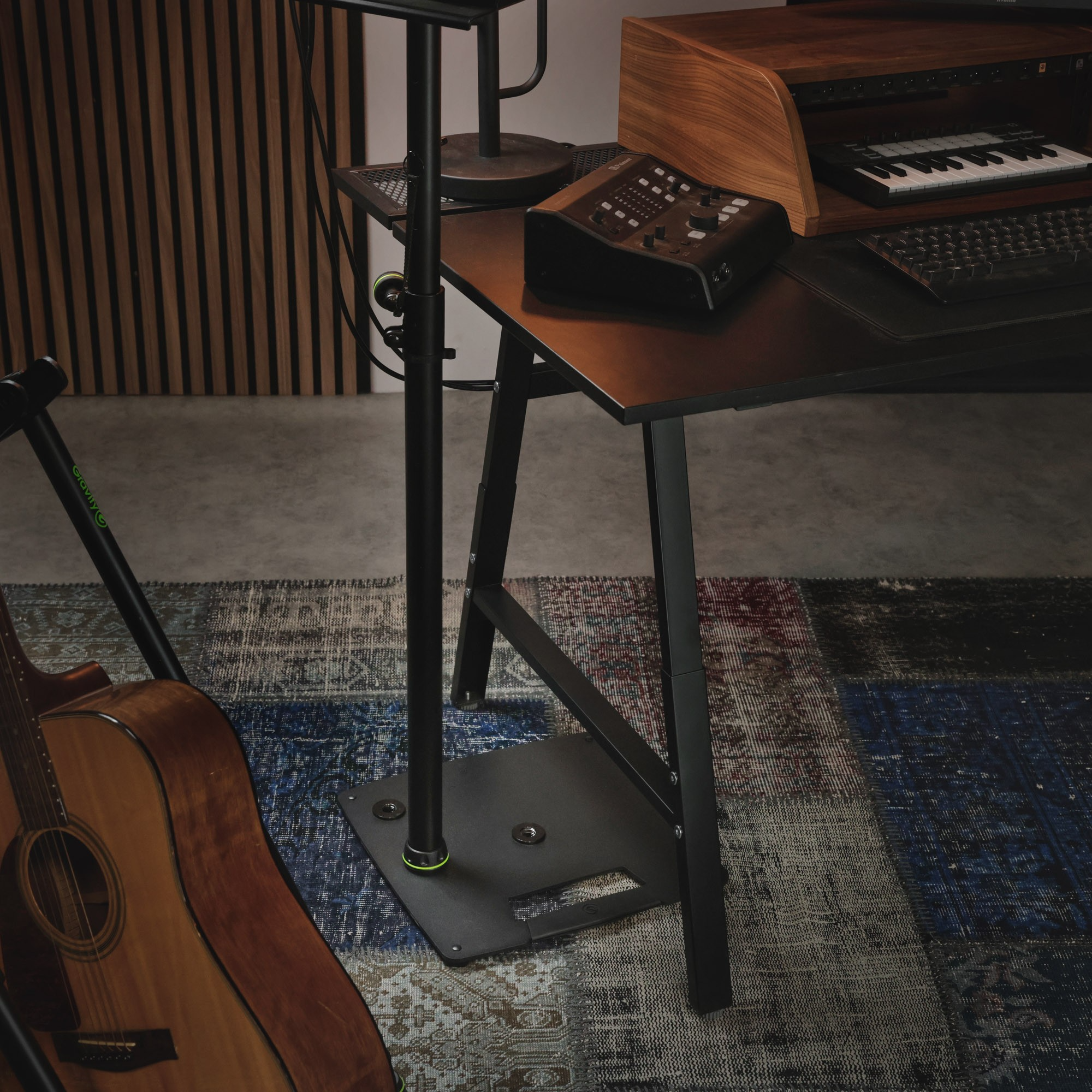 Gravity SP3202 CS B Monitor Stand with Square Steel Base